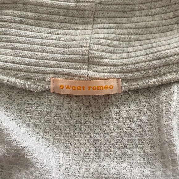 SWEET ROMEO Gray Waffle Waterfall Cardigan Pockets! Large EUC! - Picture 6 of 8